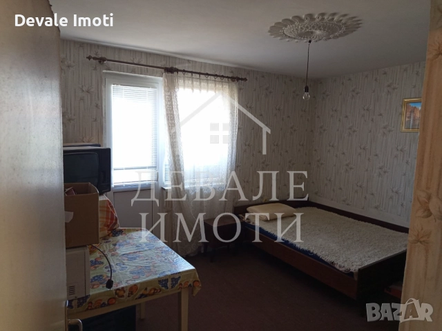 Продава се масивна двуетажна къща в центъра, снимка 9 - Къщи - 51532688