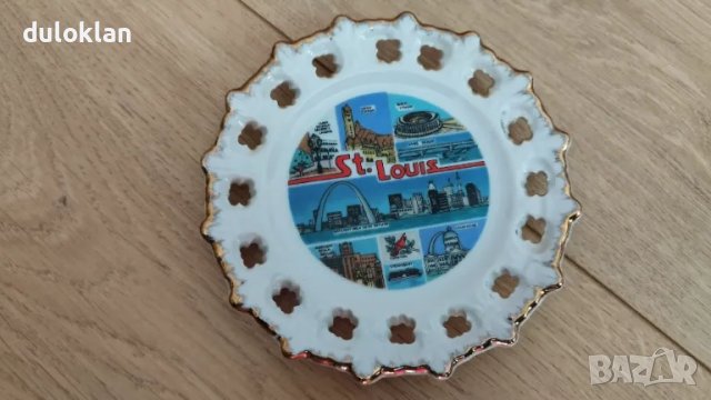 Красива декоративна чиния от Сейнт Луис САЩ.