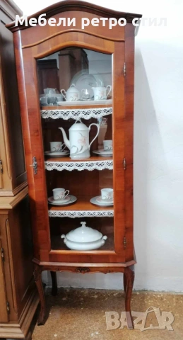 Невероятно красива барокова витрина с остъклена вратичка и елегантно извити крака. , снимка 4 - Секции и витрини - 53380713