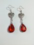Прелестни обеци в рубинено червено с орнаментирани сърца в цвят сребро , снимка 1 - Обеци - 41100149