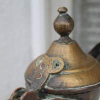 Стара ръчно кована медна арабска кана , снимка 6 - Антикварни и старинни предмети - 41002325