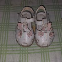 Розови сандали с цветя, снимка 3 - Детски сандали и чехли - 40897133