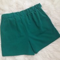 Зелени къси панталонки с коланче , снимка 4 - Панталони - 41548538