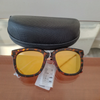 Дамски слънчеви очила, различни модели+калъф, снимка 11 - Слънчеви и диоптрични очила - 44599783