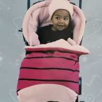Комплект нов за количка- двулицева подложка с покривало за краката, ръкавички и шапка, Disney-piglet, снимка 1 - Други - 35706403