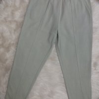 Спортен панталон в светъл резедав цвят, снимка 1 - Панталони - 41223776