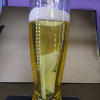 Халба висока - изглежда винаги пълна , замръзва в камерата и после се пие от нея все ледена бира , снимка 1 - Декорация за дома - 41144739