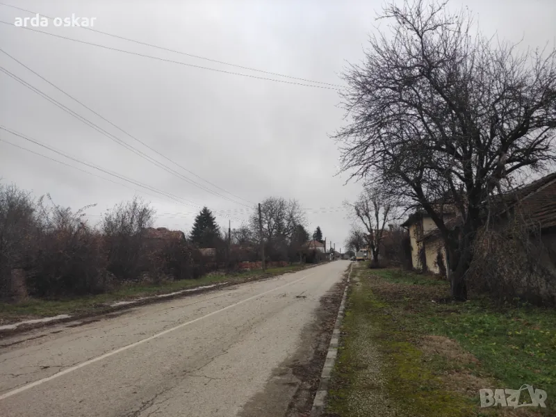 Двуетажна къща върху парцел от 1587 m² в центъра на село Горско Силвово, област Ловеч, можете да пиш, снимка 1