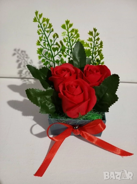 подаръчни кашпи със сапунени рози , снимка 1