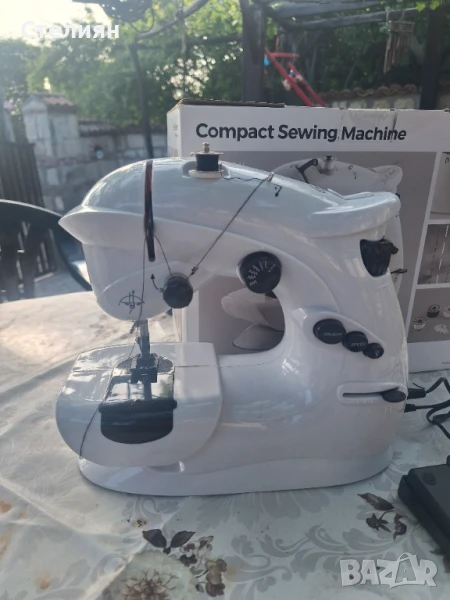 Преносима шевна машина Compact White, снимка 1