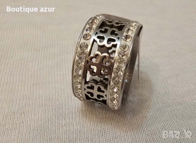 Стилен дамски пръстен от медицинска стомана Детелини с камъни цирконии, снимка 2 - Пръстени - 44470984