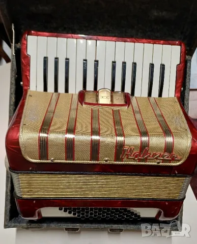 Купувам акордеони хохнер