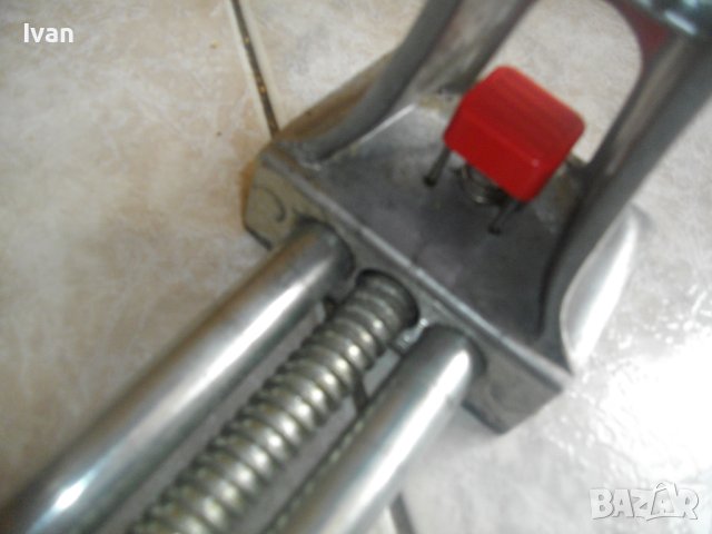 Ново Швейцарско Алуминиево Менгеме-Бърз Бутон-Захват 21,5см-SWISS MADE/Почти Ново С Щипки Швейцарско, снимка 6 - Менгемета - 40295096