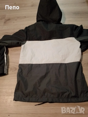 Ветровка Adidas , снимка 2 - Спортни дрехи, екипи - 53488255