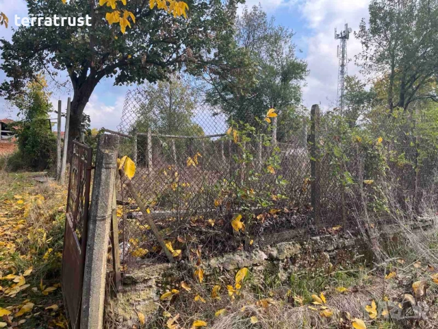 Къща с прилежащ терен, с. Голяма Желязна, обл. Ловеч, снимка 5 - Къщи - 52402634