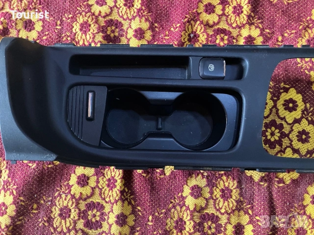 Конзола подлакатник kia ceed, снимка 2 - Части - 53394695