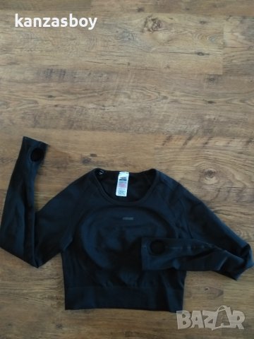 gymshark  FLEX SPORTS LONG SLEEVE CROP TOP - страхотно фитнес бюстие КАТО НОВО, снимка 7 - Корсети, бюстиета, топове - 40145994