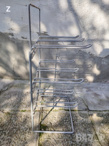 Малък сив стелаж с куки, снимка 3 - Стелажи и щандове - 53668006