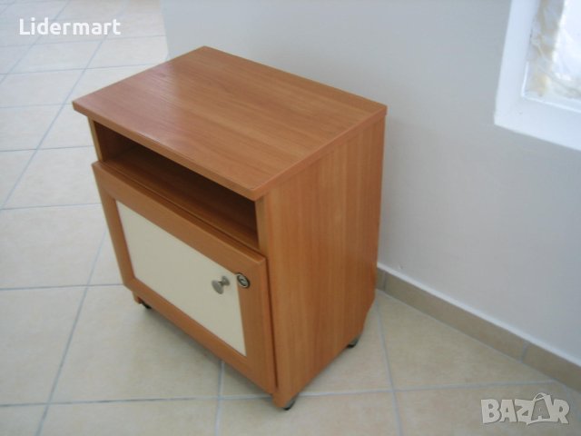 Нощно шкафче - с колелца, снимка 4 - Шкафове - 41590533