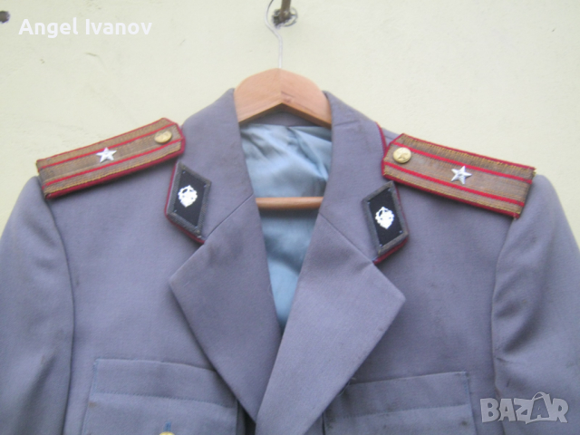 Офицерска куртка от соца, снимка 2 - Антикварни и старинни предмети - 44834666