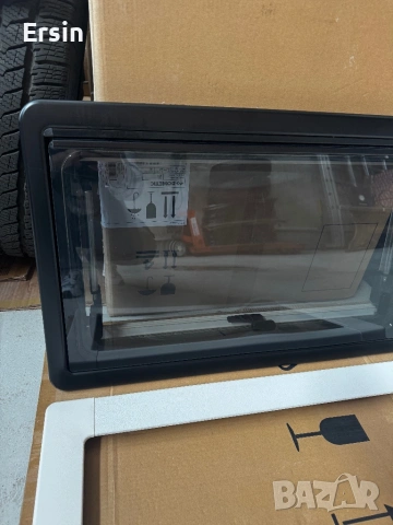 Прозорец отваряем Dometic с щора и комарник (Свален от чисто нов Кемпер) , снимка 2 - Къмпинг мебели - 53595656