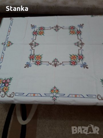 Българска шевица, снимка 9 - Покривки за маси - 35786710