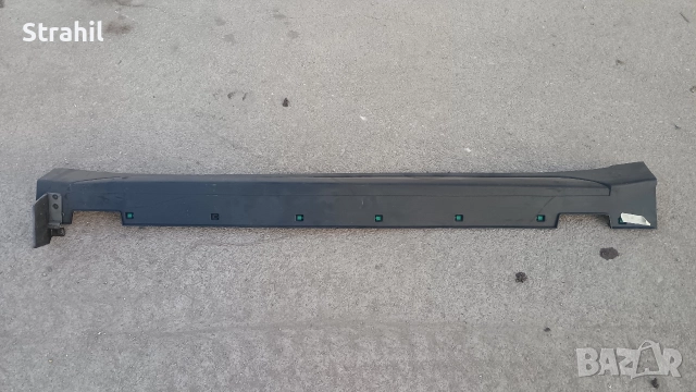 Оригинална дясна странична лайстна за Hyundai Tucson 87752-D7000BK