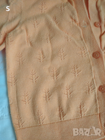 Детска жилетка, снимка 3 - Детски пуловери и жилетки - 44764135