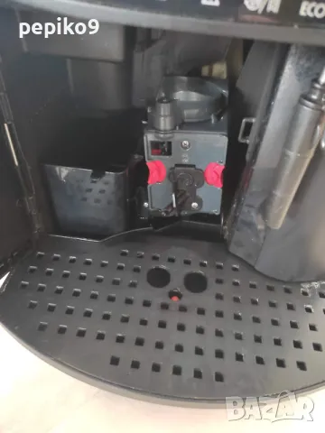 Продавам Употребявана кафемашина робот пълен автомат DELONGHI KAFE KORTINA BLACK, снимка 10 - Кафемашини - 49409268
