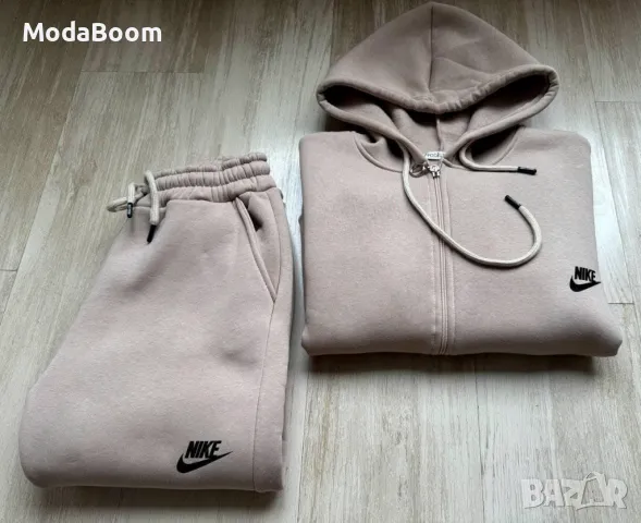 Ватиран дамски комплект NIKE , снимка 2 - Спортни екипи - 48950638