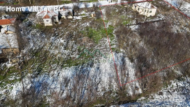 Парцел с постройки, ток, вода, септична яма, гледка, с.Котленци, снимка 9 - Парцели - 53371793