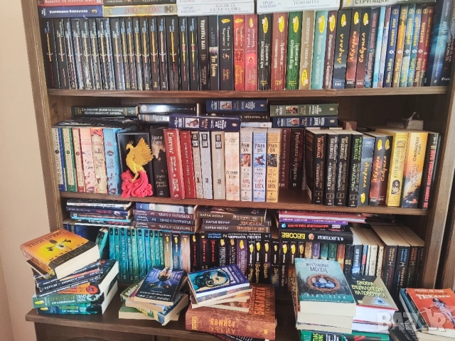 продавам или разменям доста книги от жанровете фентъзи и фантастика , снимка 2 - Художествена литература - 51552925