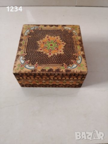 Дървена кутия 11.5 х 11.5 h 5 см. , снимка 1