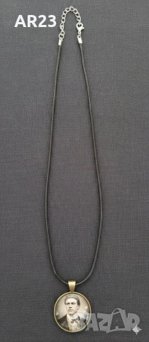 Медальон "Апостола" — Васил Левски, снимка 2 - Колиета, медальони, синджири - 53596463