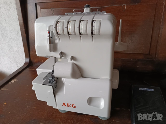 Оверлог AEG, снимка 4 - Шевни машини - 53519864