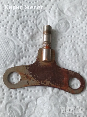 Ключ за стенен часовник 53445, снимка 3 - Антикварни и старинни предмети - 53137719