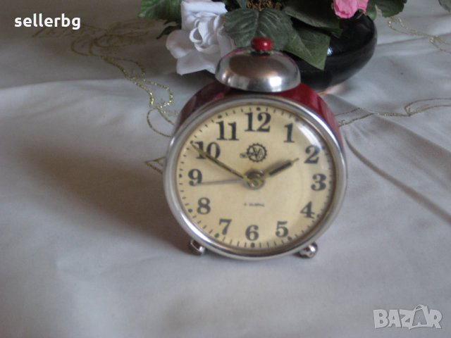 Часовници будилници СЛАВА работещи антики от СССР, снимка 2 - Други - 21056645