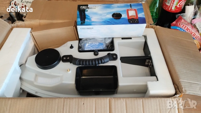 лодка за захранка с gps и сонар 