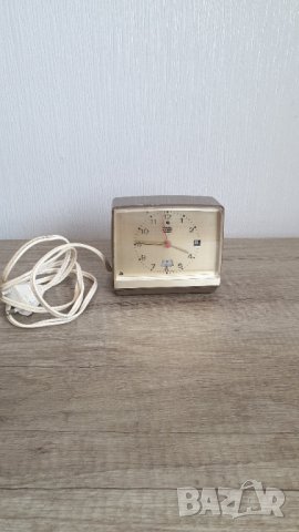 Стар немски будилник на ток, снимка 2 - Антикварни и старинни предмети - 41857065