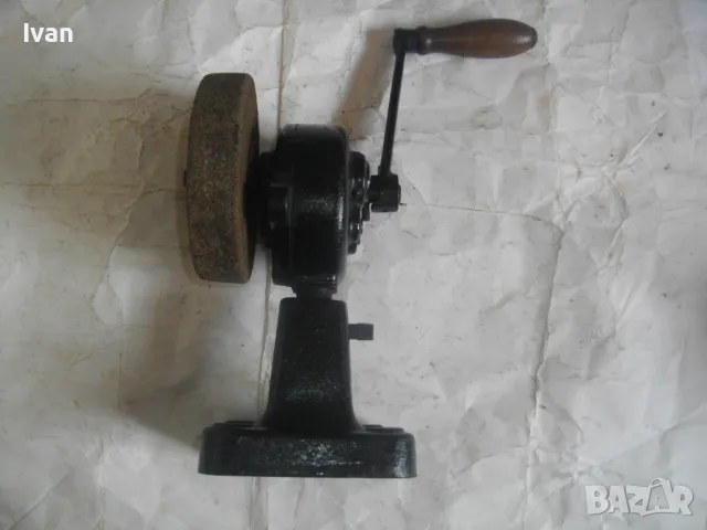 Ръчен ШМИРГЕЛ със собствена стойка Чугунен ф125мм Масивен 4,5 кг Старо качество Немски, снимка 4 - Други инструменти - 47364931