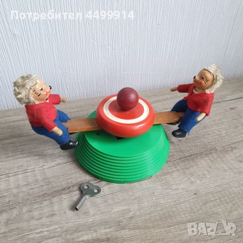 Винтидж таралежи играчка на навиване въртележка, работеща, снимка 4 - Колекции - 52049962