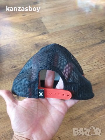 hurley the classics yupoong hat - страхотна шапка КАТО НОВА , снимка 6 - Шапки - 41846838