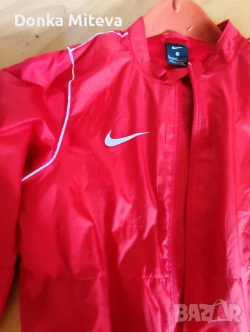 Яке Nike ветровка , снимка 8 - Детски якета и елеци - 55792023