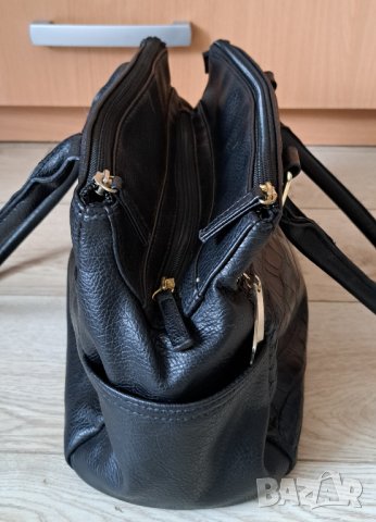 Дамска чанта от еко кожа, снимка 3 - Чанти - 42699518