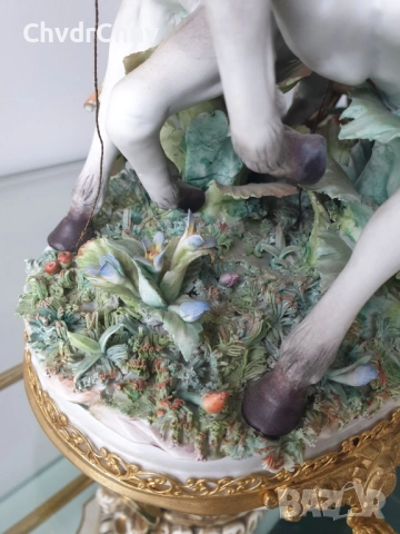 Capodimonte скулптура 45см/Каподимонте стара голяма порцеланова фигура-композиция/карета-любовници, снимка 14 - Статуетки - 52571683