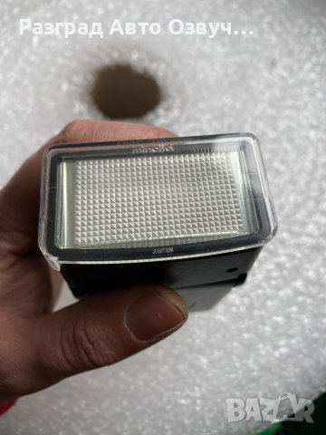 Minolta auto 132x - Flash Светкавица за фотоапарат ( Canon Nikon ), снимка 8 - Светкавици, студийно осветление - 40459023