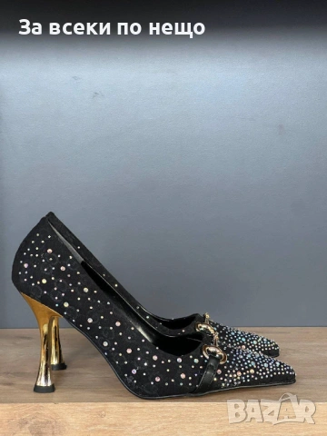 Gucci Дамски Обувки С Кристали И С Метален Ток - 2 Налични Цвята Код E1258, снимка 7 - Дамски обувки на ток - 53755648