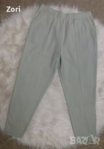 Спортен панталон в светъл резедав цвят, снимка 1 - Панталони - 41223776