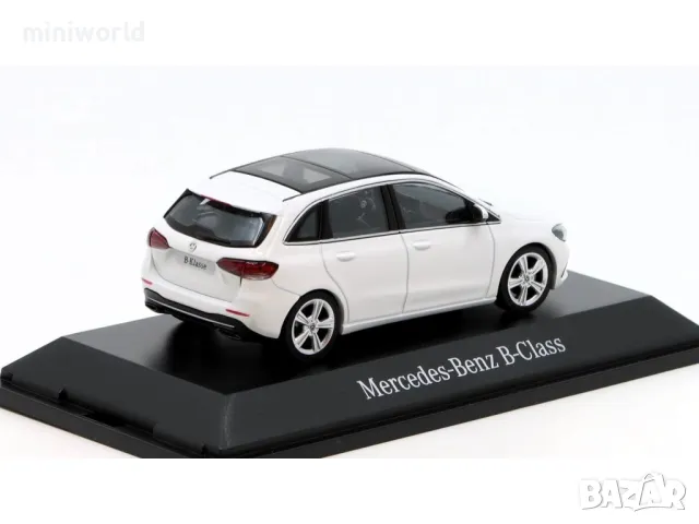Mercedes-Benz B-Class W247 - мащаб 1:43 на Herpa моделът е нов в PVC дисплей-кейс, снимка 2 - Колекции - 50384526