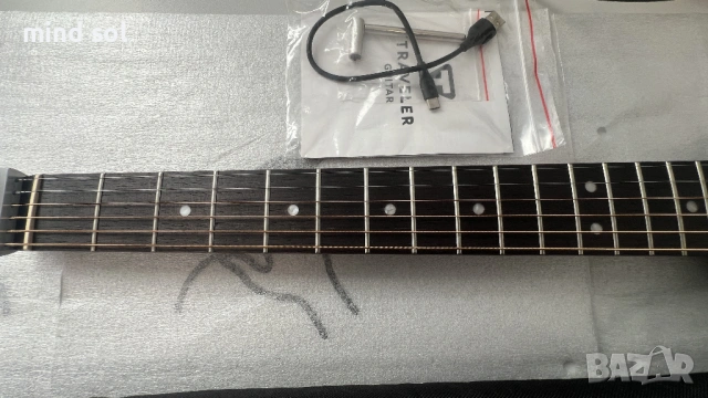 Травъл китара и усилвател като нови Travel guitar, снимка 5 - Китари - 53776876